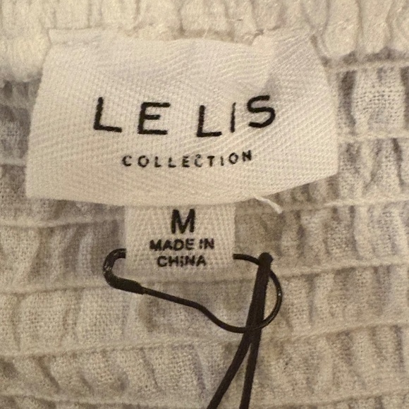 NWT Le Lis Collection Ivory Off the Shoulder Puff Sleeve Smocking Crop Top - Picture 10 of 12
